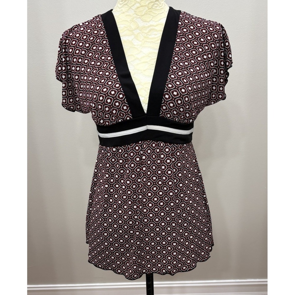 Speechless Womens Medium Burgundy Geometric Empire Waist V Neck Tunic Blouse Top